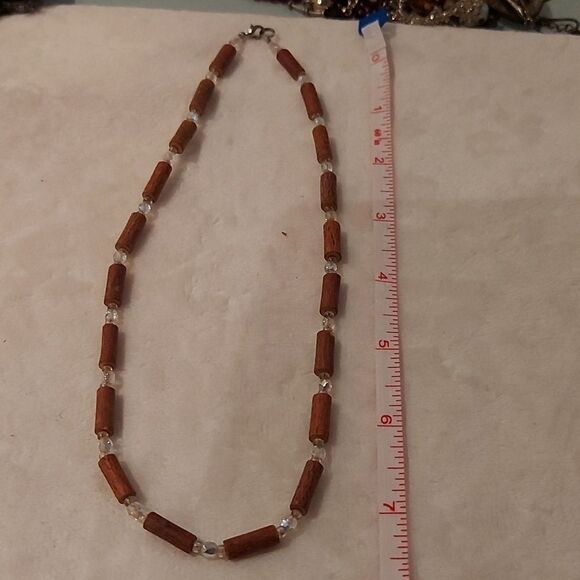 9 Assorted Necklaces - Picture 7 of 11